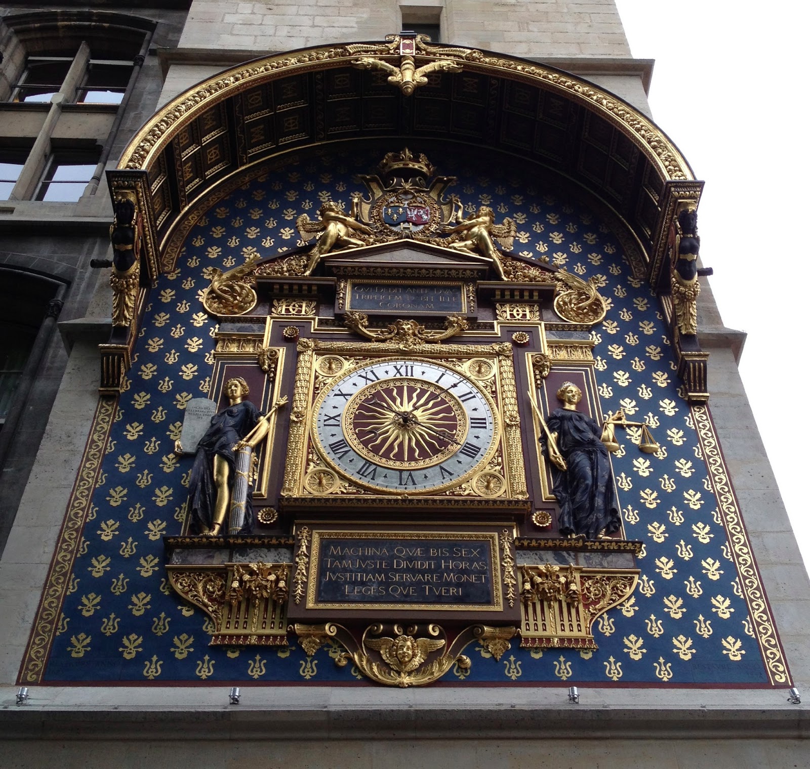 Paris Clocks. (And Snoods.)