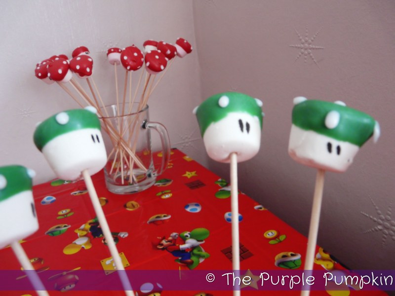 Super Mushroom & 1Up Mushroom Marshmallow Pops