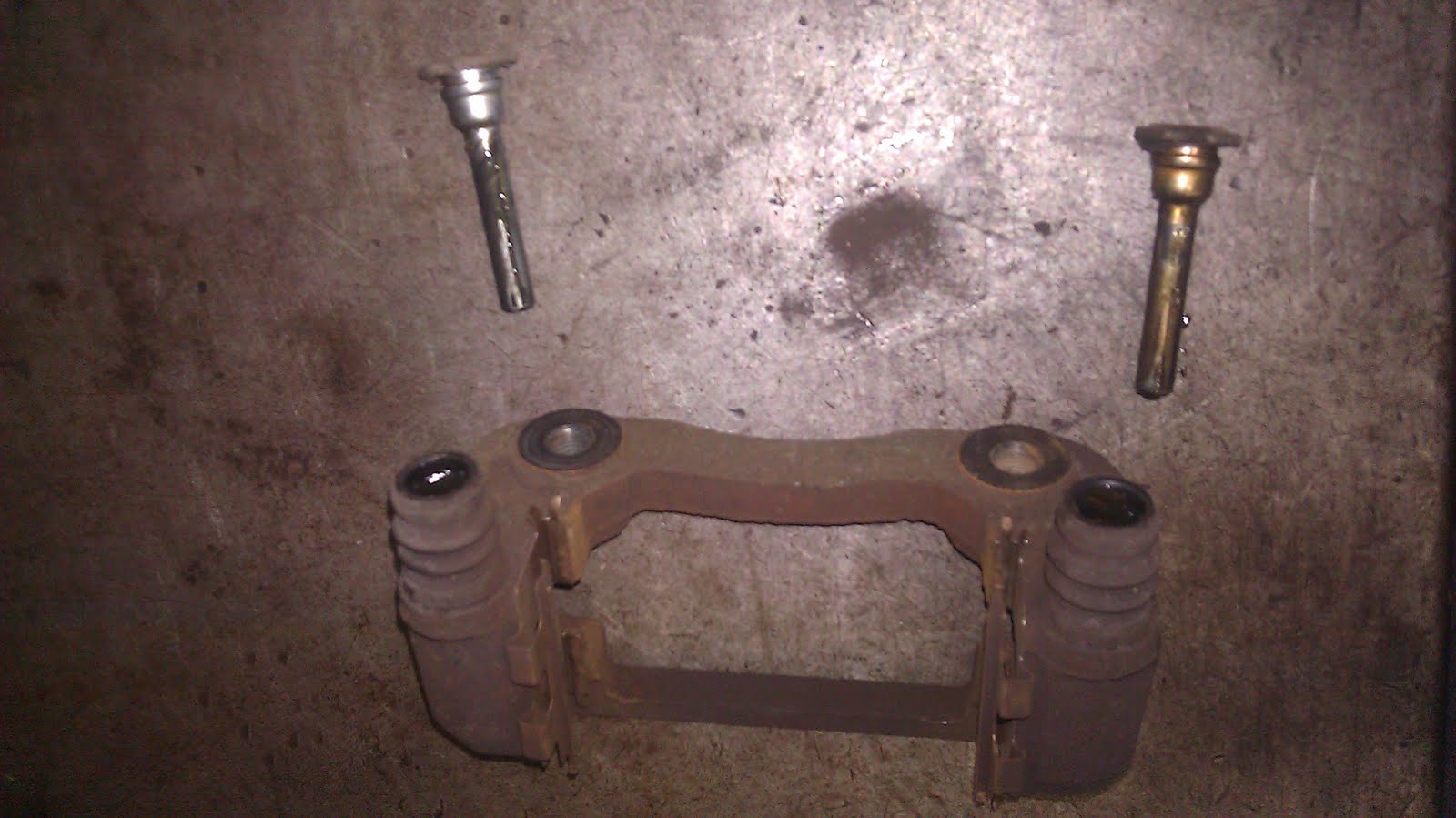 How to fix change brakes on 2005 KIA Sportage?