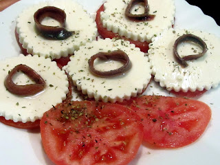 Ensalada De Tomate, Queso Y Anchoas
