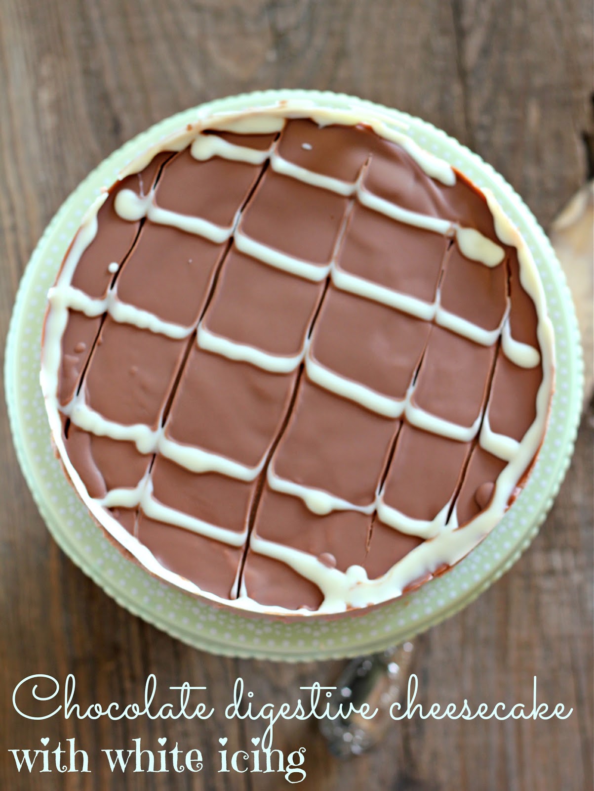 Starbooks CHOCOLATE DIGESTIVE CHEESECAKE WITH WHITE ICING SE NON SEI