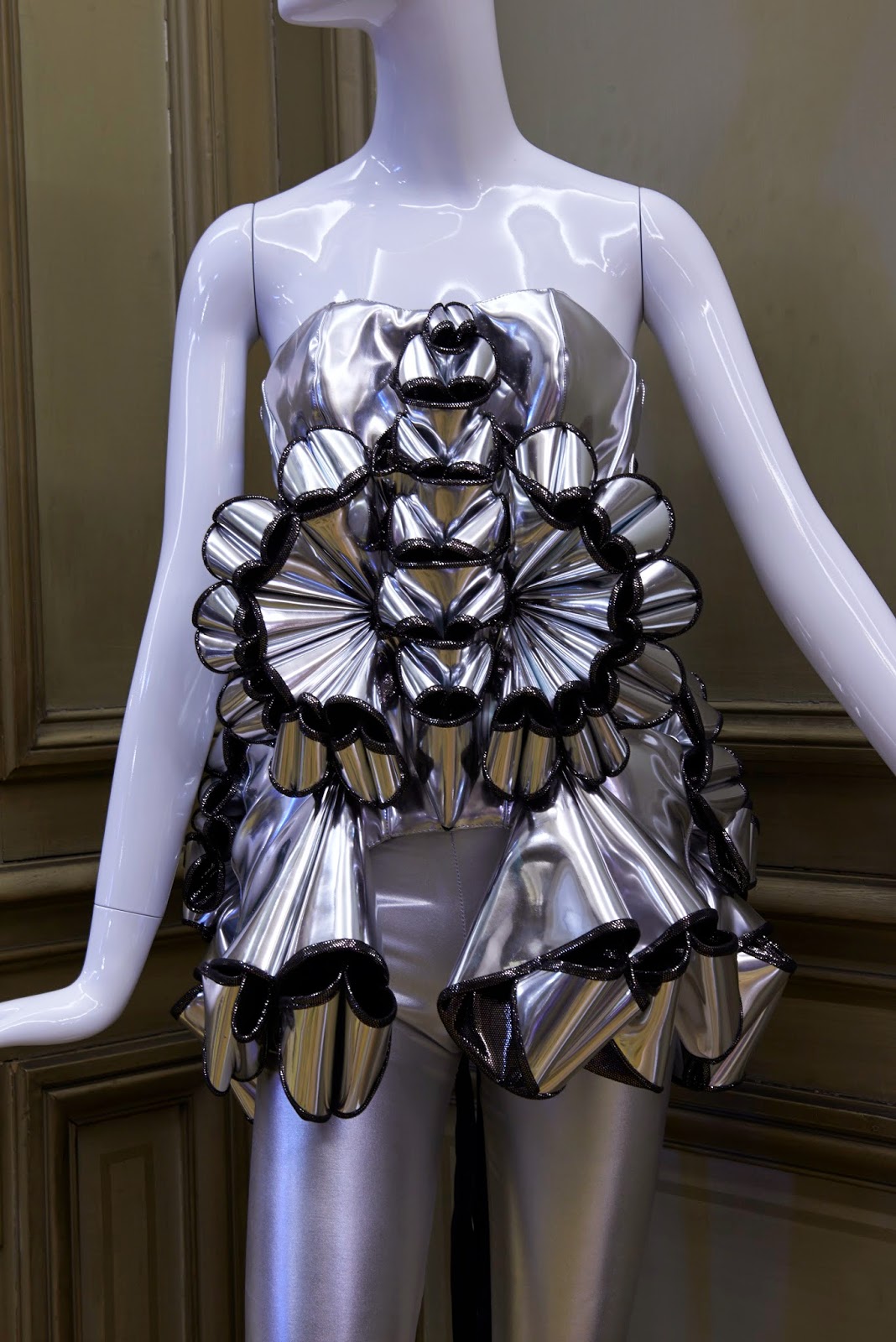 Maya Hansen Autumn/Winter 2014-2015 at the Made in Spain: La mode au - delà des frontières exhibit Maya Hansen Autumn/Winter 2014-2015 at the Made in Spain: La mode au - delà des frontières exhibit
