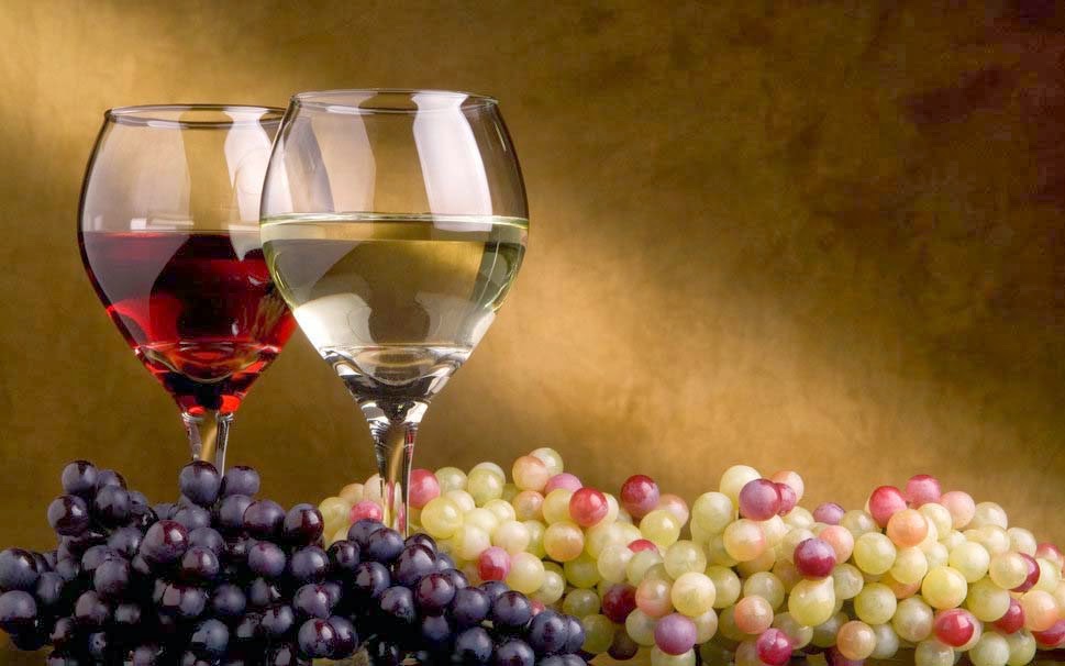 wine-grapes-glasses wine-grapes-glasses