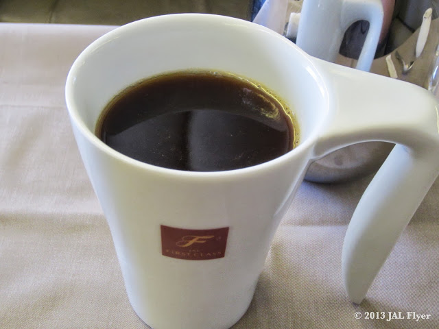 JAL JL005 First Class Trip Report: Coffee of the Month from JAL CAFE LINES.