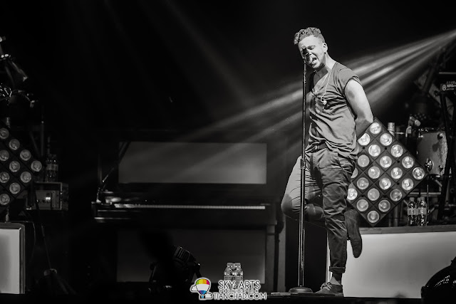 Ryan Tedder has been dancing around the stage non-stop  OneRepublic Native Live in Malaysia 2013 