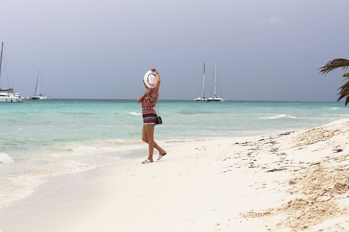 Começo esta semana a mostrar-vos o nosso último dia na República Dominicana, a visita à Ilha Saona, e terminamos assim os artigos sobre esta viagem fantástica. Look do dia/Outfit. Punta Cana. Macacão. Playsuit. Lipsy London. Michelle Keegan. Padrão étnico. Tendências. Primavera/Verão 2015. Style Statement. Blog de moda portugal. Travels. Viagens.