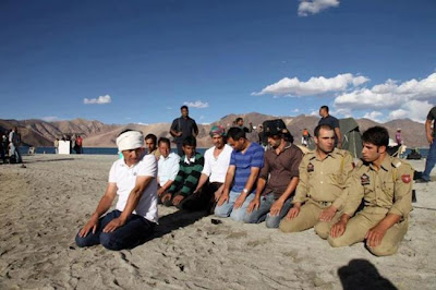 Shahrukh & Anushka at  Ladakh to shoot for YRF's next 