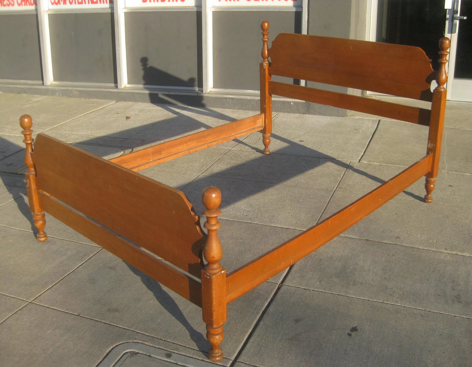 UHURU FURNITURE & COLLECTIBLES SOLD Maple Full Bed Frame 65