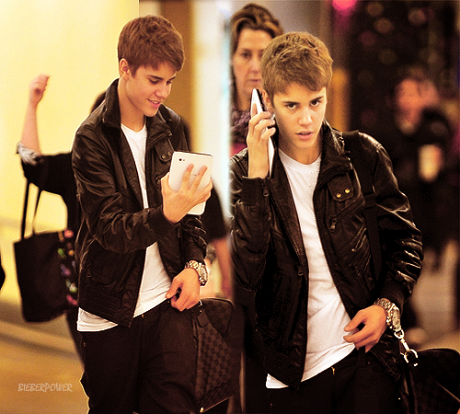 Justin Bieber Cell Phone Number on Justin Bieber Biggest Cell Phone Png