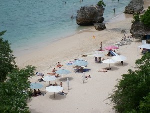 pantai padang-padang