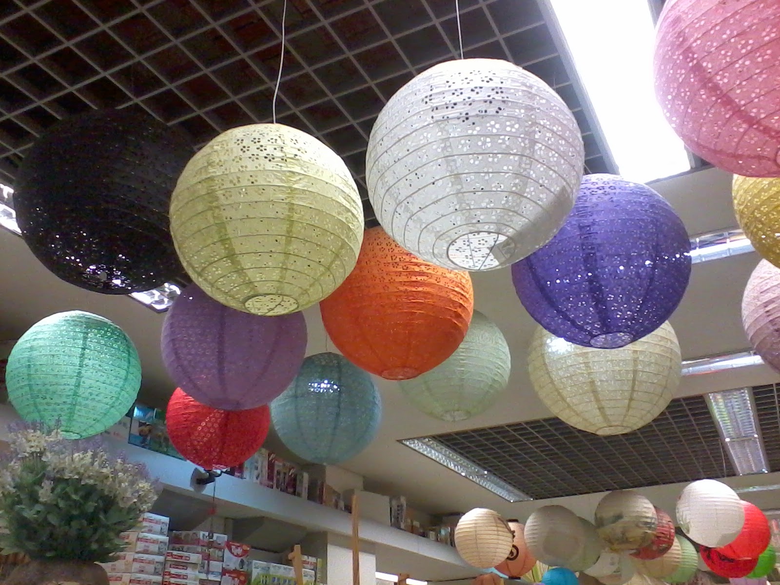 Fika a Dika Por um Mundo Melhor Lanternas Japonesas na Decoração