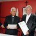 Iglesia y Gobernación firman convenio de cooperación para beneficiar a la población