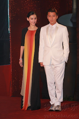 ... gorgeous pale orange dress ...