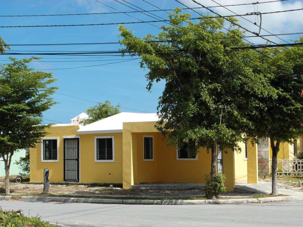 VENDIEN2ENLINEA: Vendo Casa en Pueblo Bavaro
