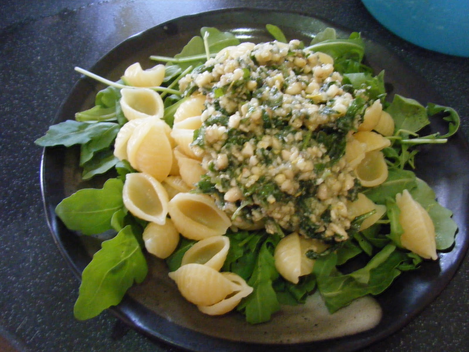 Parmesan Pesto Pasta In Tupperware Salad to Go