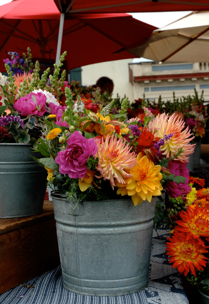 p e e z p i x Fall Flower Buckets