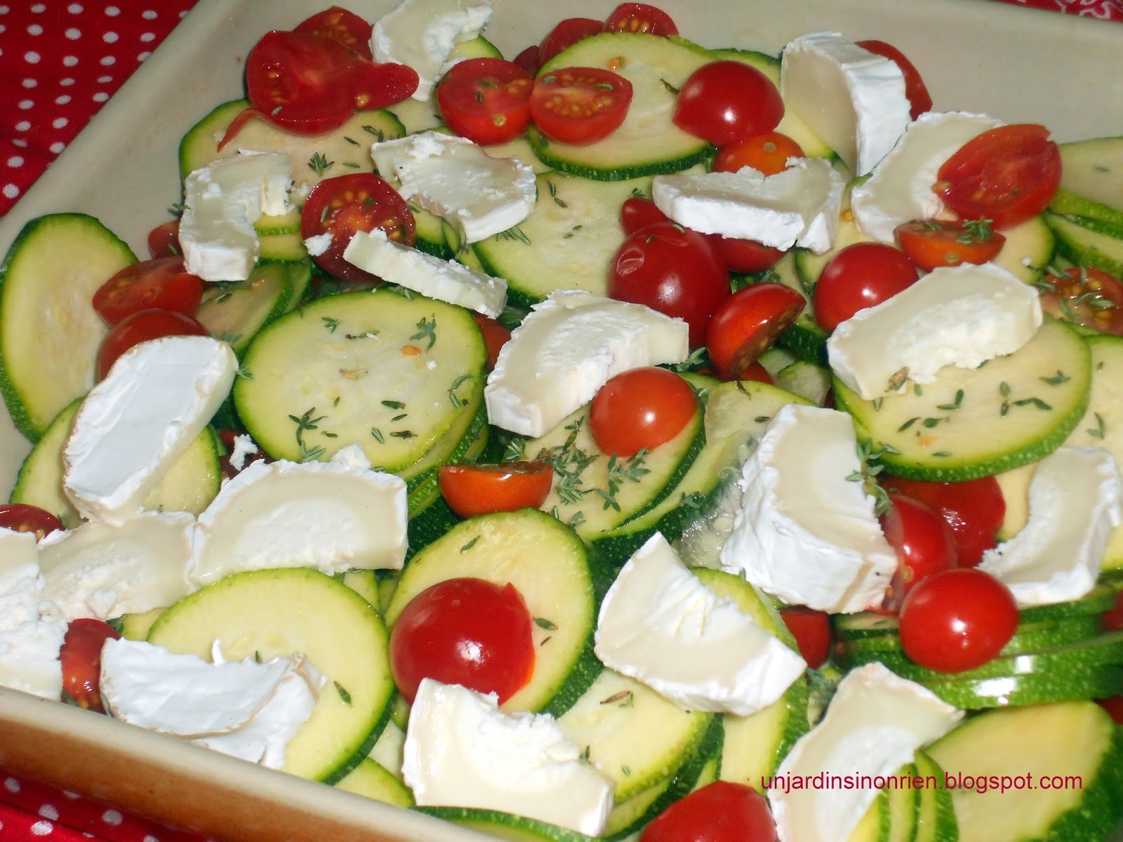 Flan de courgettes, tomates cerises et fromage de chèvre