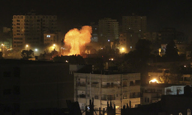 [صور] غزة تحت النار Gaza+Under+Fire+%2836%29