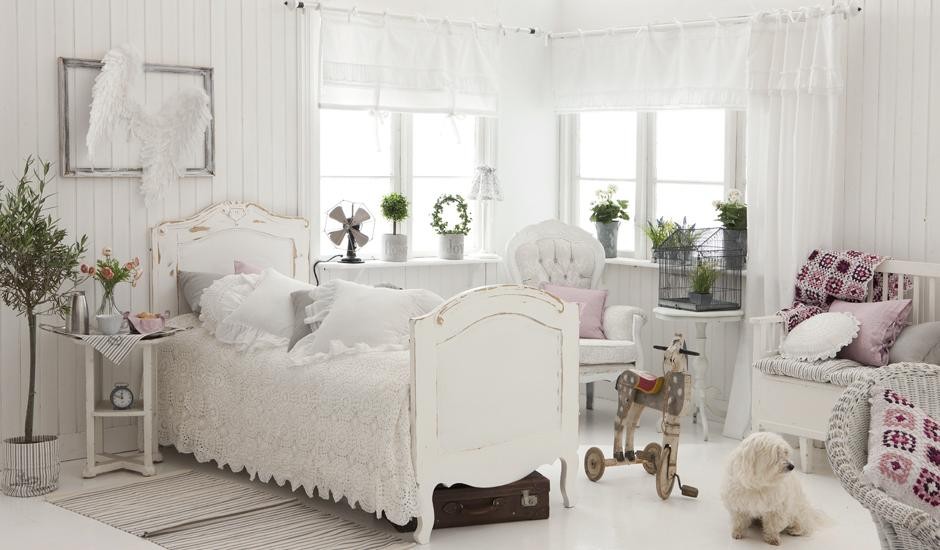 Www.gardsromantik.se: gardin hissgardin himmelsäng lantlig stil