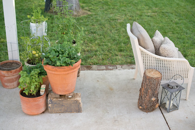 Domestic Fashionista: Backyard Patio Furniture Styling