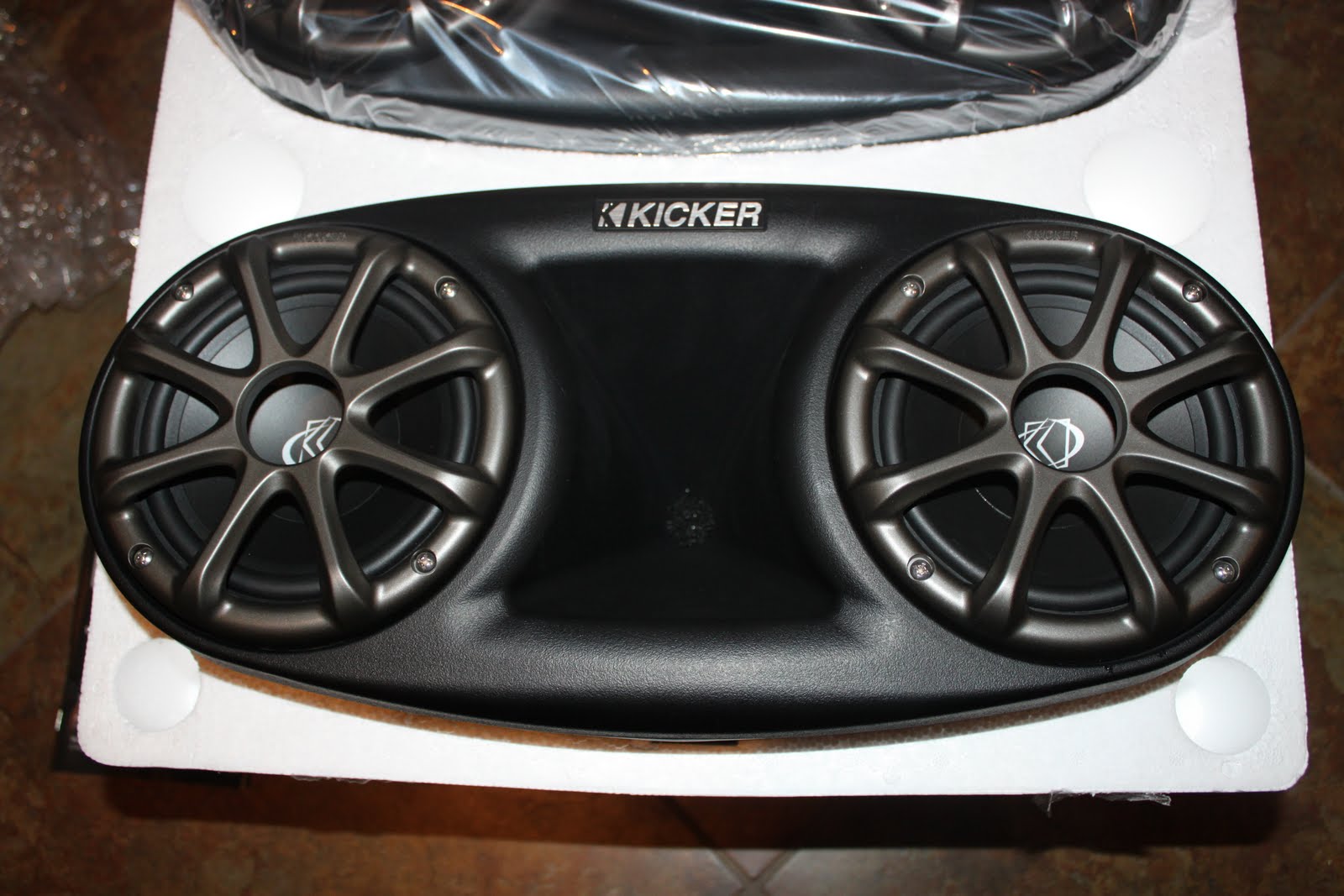 Stereowise Plus Kicker KMT60 LongRange Tower System Marine Speakers