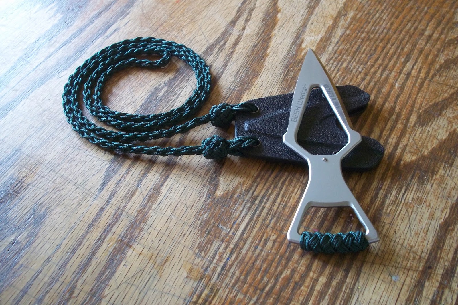 Back Splice Blog Neck Knife Lanyard and Turk's Head