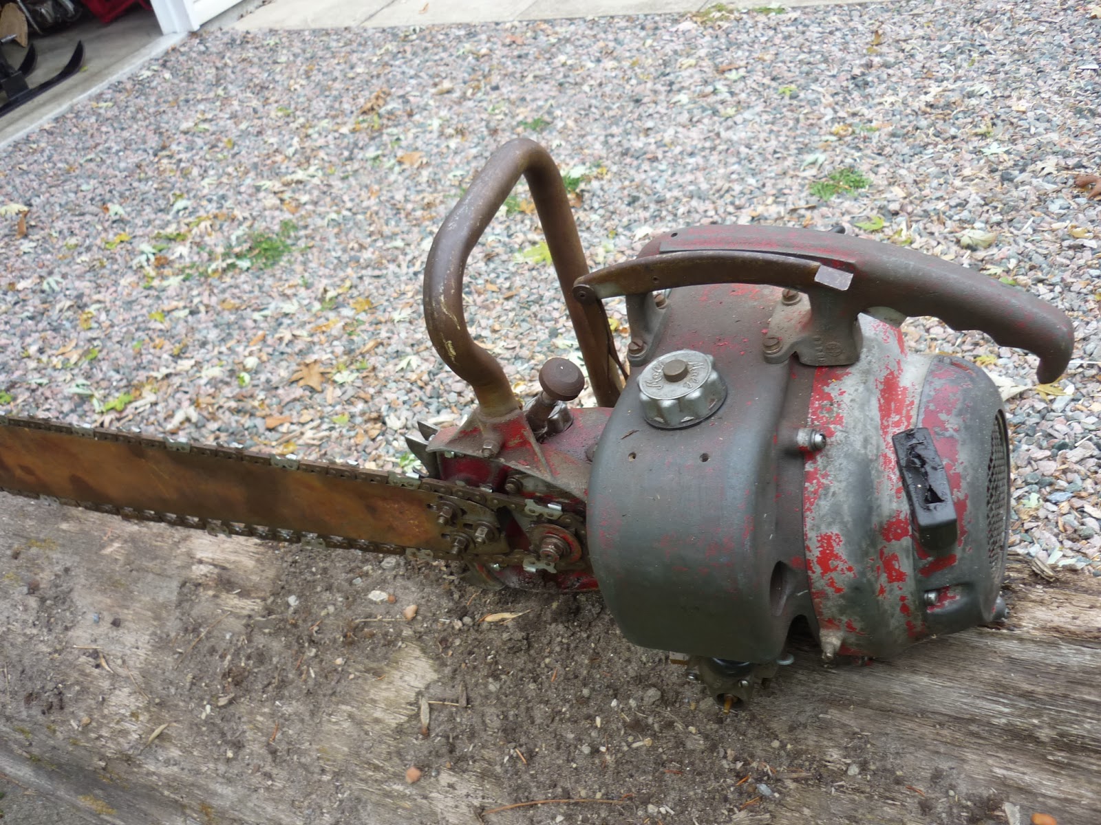 VINTAGE CHAINSAW COLLECTION MALL 12A LATER AND NEWER MODELS.