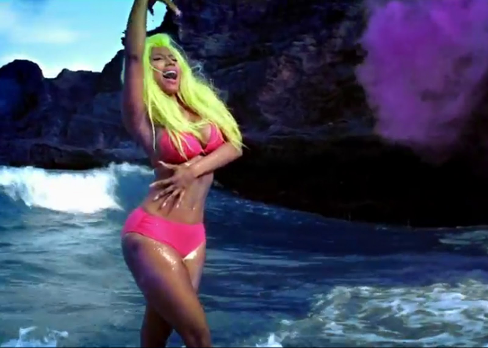 http://2.bp.blogspot.com/-hlGPa2ZJUME/UOOLF51h89I/AAAAAAAANXw/AxDgMvtVUm4/s1600/Nicki-Minaj-Starships.jpg