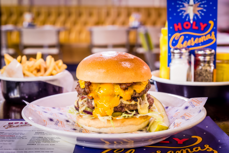 [Imagen: byron-holy-cheesemas-burger-2014.png]