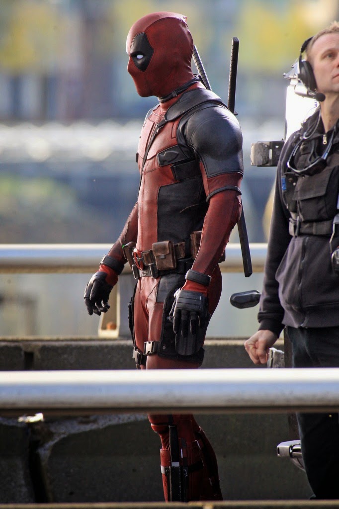 Дэдпул боком