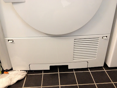 bottom of dryer in apartment in Vastra Hamnen dryer bottom