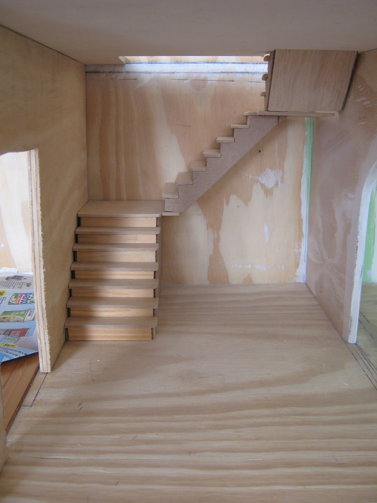 como hacer una escalera de carton para muñecas