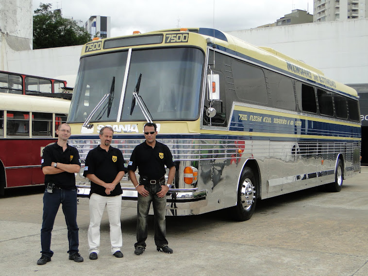 Equipe RRV MINIATURAS DE ÔNIBUS comparecem a VVR 2012