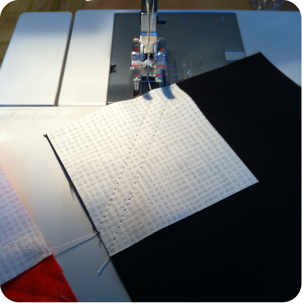 Kelly's Korner XO Table Runner and Mini Quilt