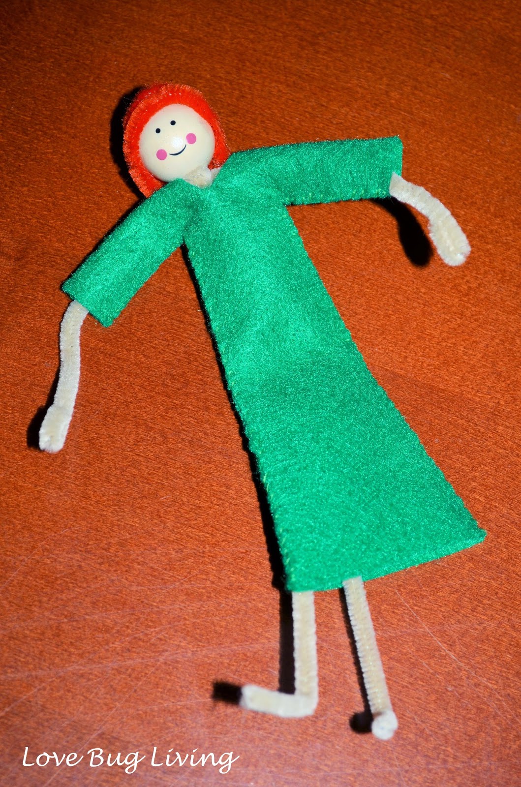 Love Bug Living Pipe Cleaner & Felt Leprechaun Family