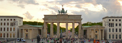 Beautiful Buzzing Berlin Potsdamer Platz Gedenkstatte