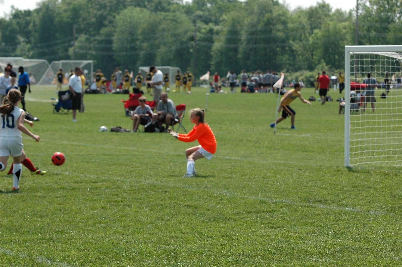 STATS DAD Youth Soccer Goalie Facing an Opponent 1v1