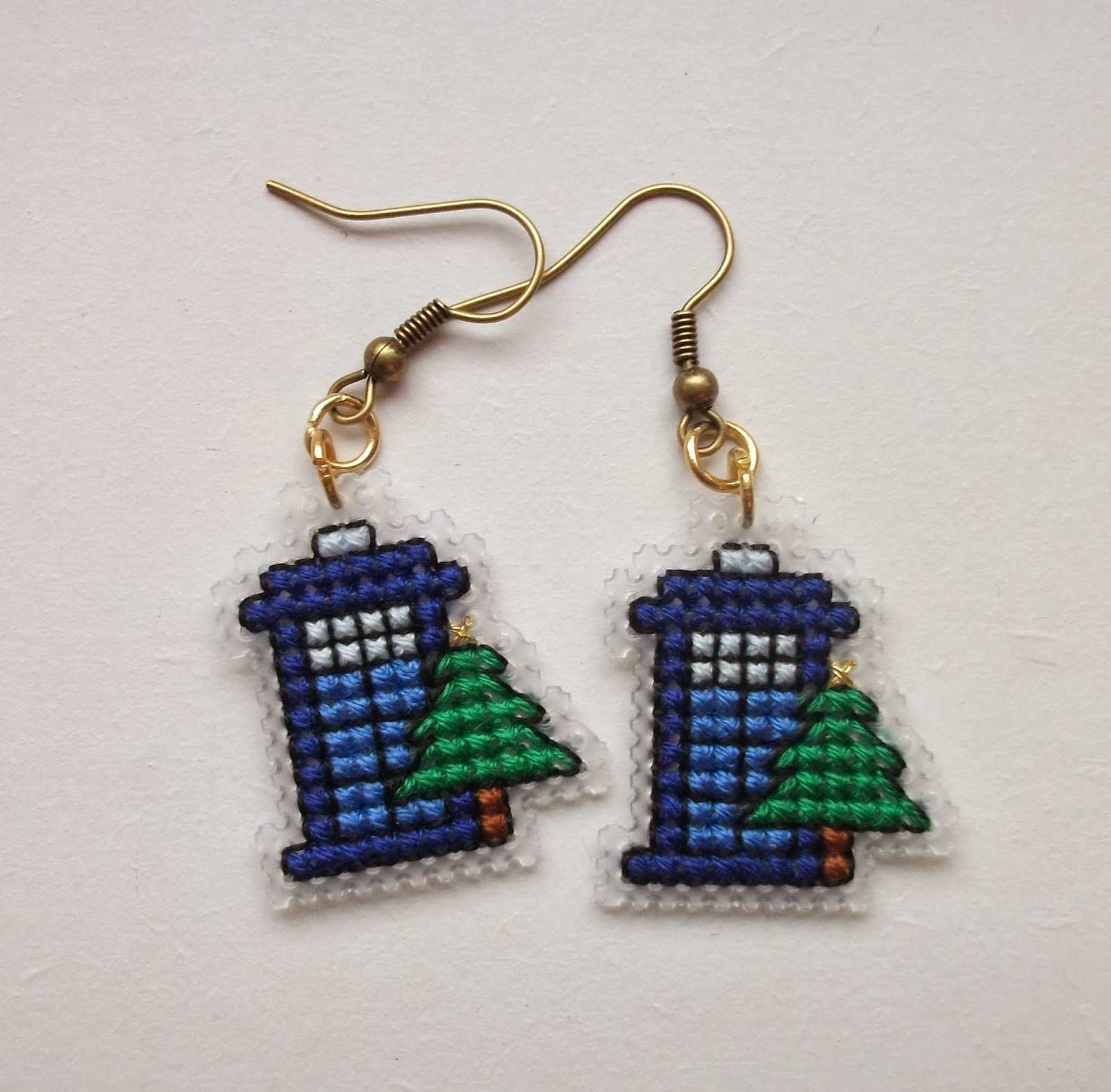 Fangirl Stitches How to... Cross Stitch Earings + FREE PATTERN!
