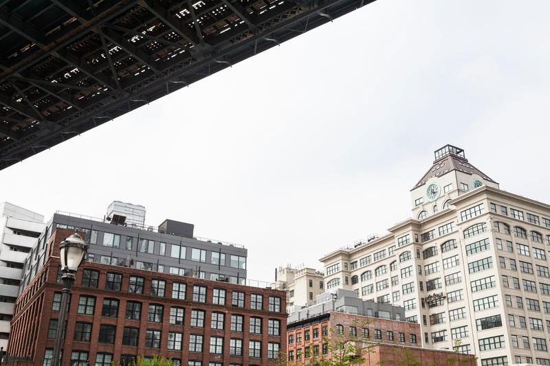 loveisspeed....... This chic apartment is located near DUMBO (Down