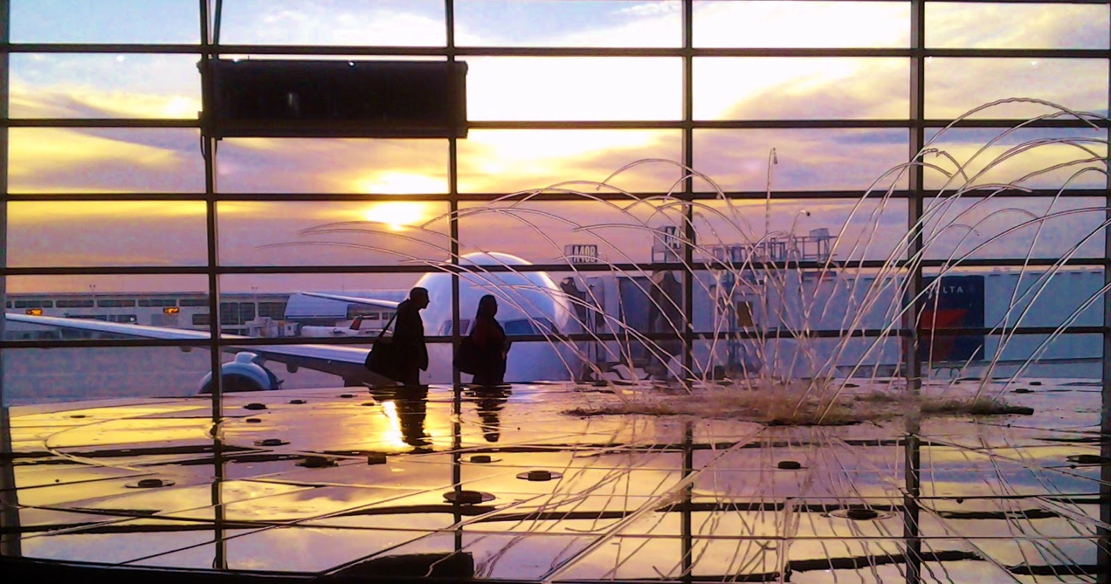 Boyett Bandwagon Fountain Inside Dtw Airport
