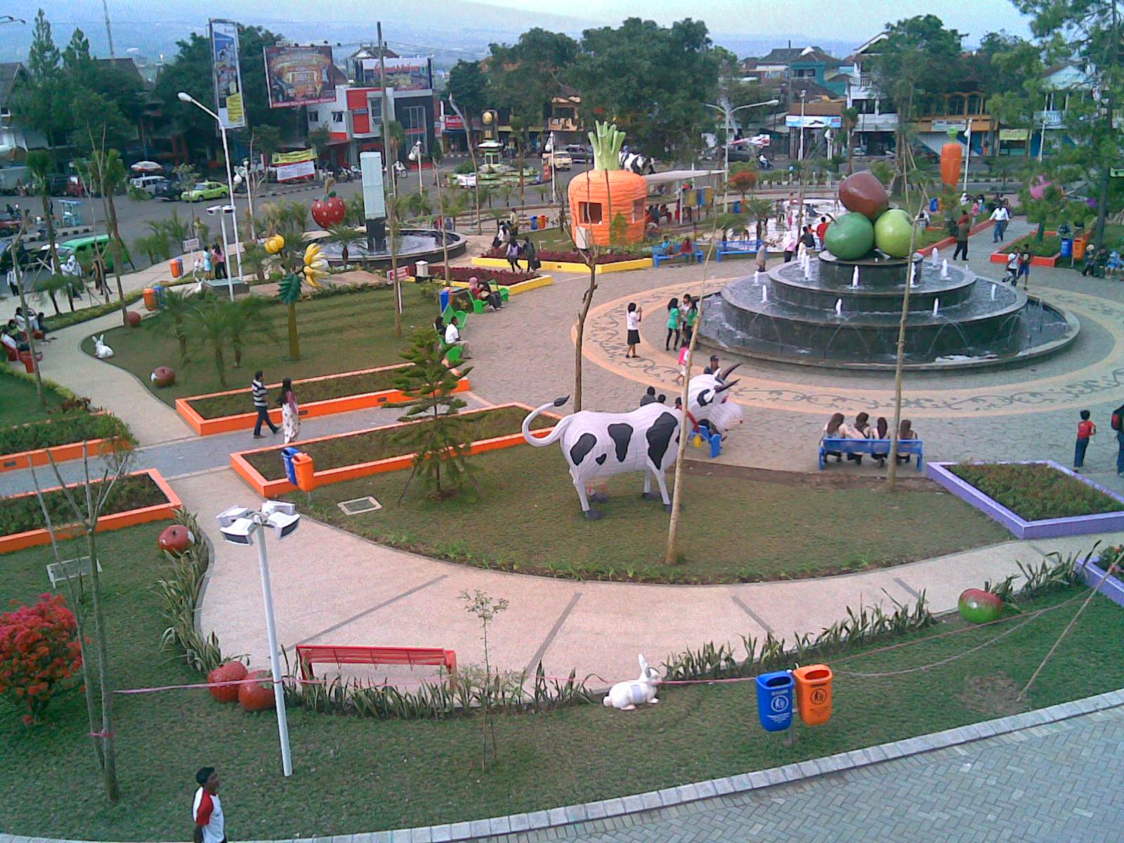 Alun Alun Kota Wisata Batu Foto004 Alun Alun Kota Wisata Batu