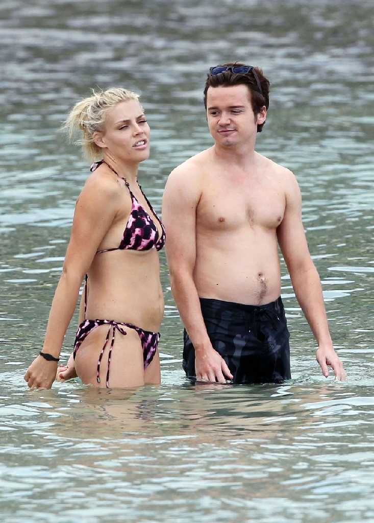 Busy Philipps flaunted her more womanly curves with bikini in Hawaii