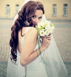 احدث موضة تسريحات الشعر للعروس
