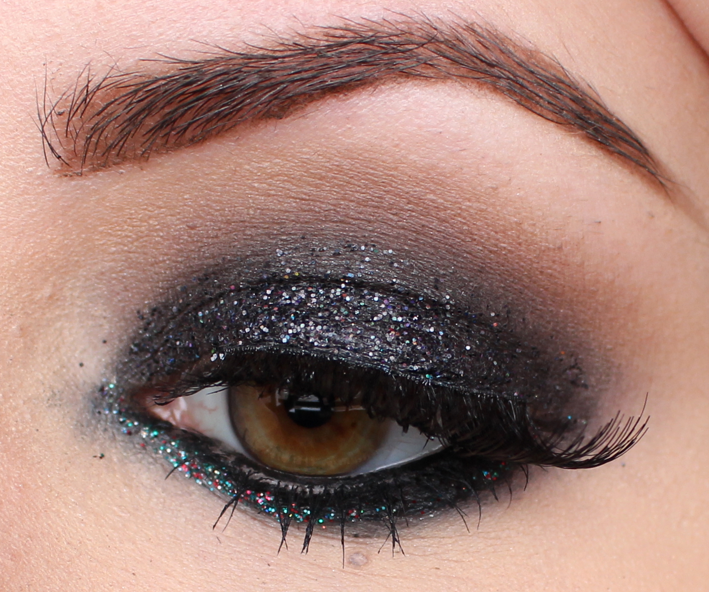 KITTENMOUSTACHE Video Black Glitter Smokey Eye for the Holidays