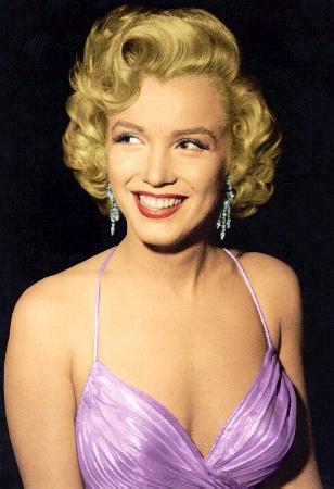Loira fatal, Marilyn Monroe, ainda vive 50 anos depois de sua morte