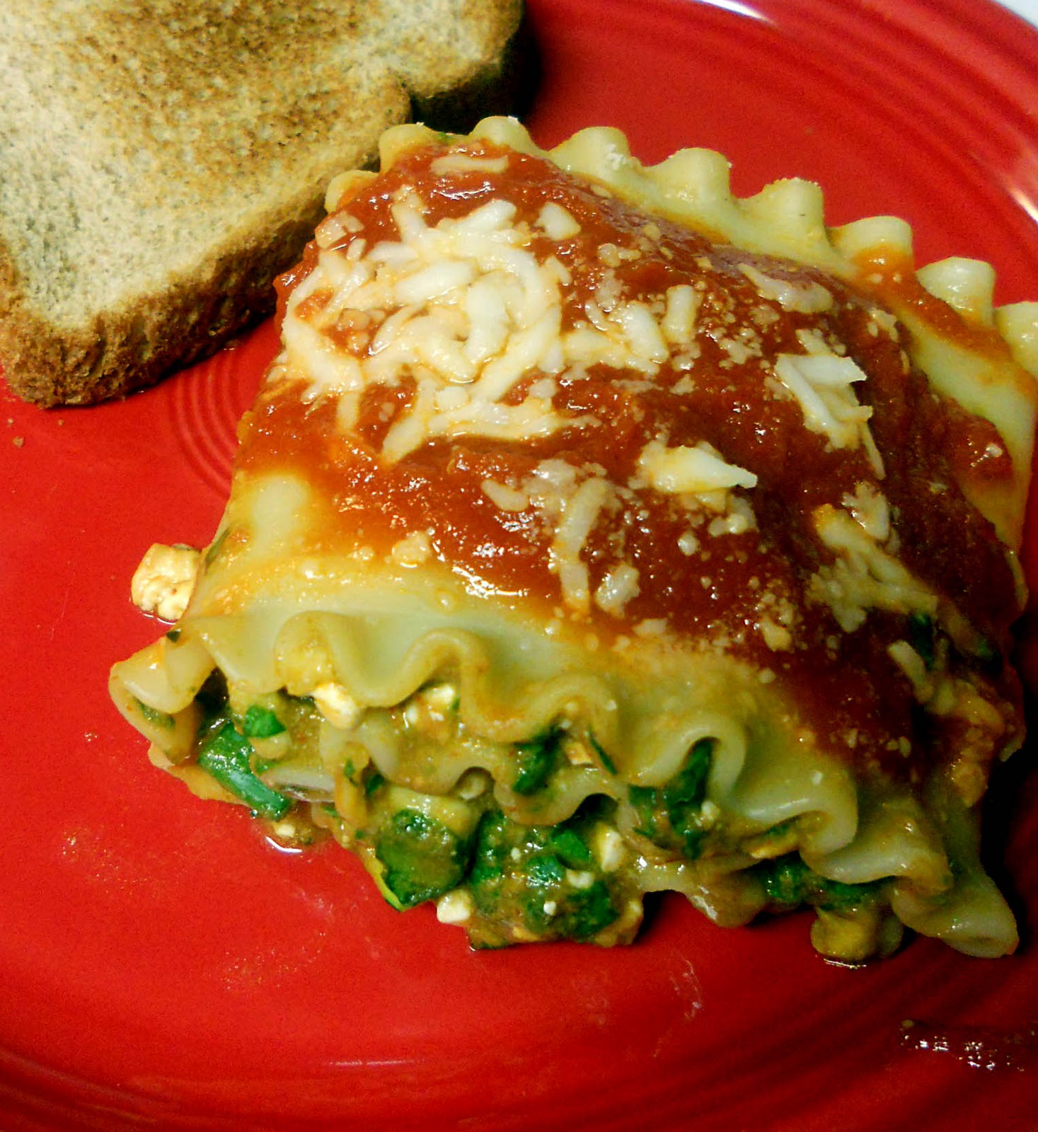 Nom Nom Good Zucchini and Spinach Stuffed Lasagna Rolls