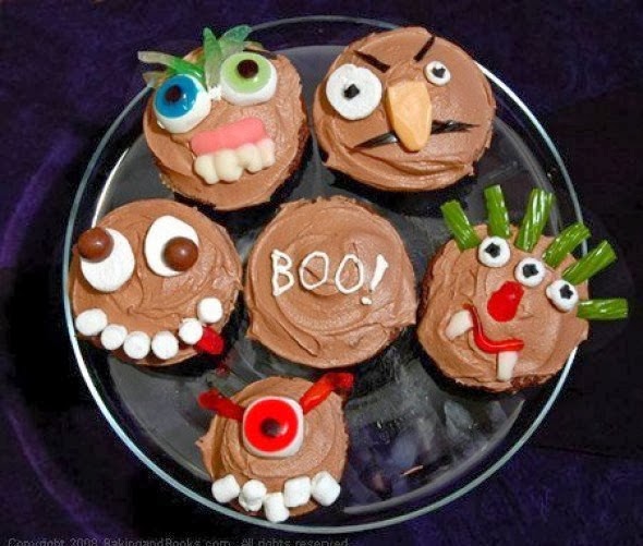 Spooky Halloween cupcakes decorations