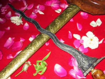KERIS LUK 9 KUNO ERA KERAJAAN KACIREBONAN KERIS LUK 9 KUNO ERA KERAJAAN KACIREBONAN