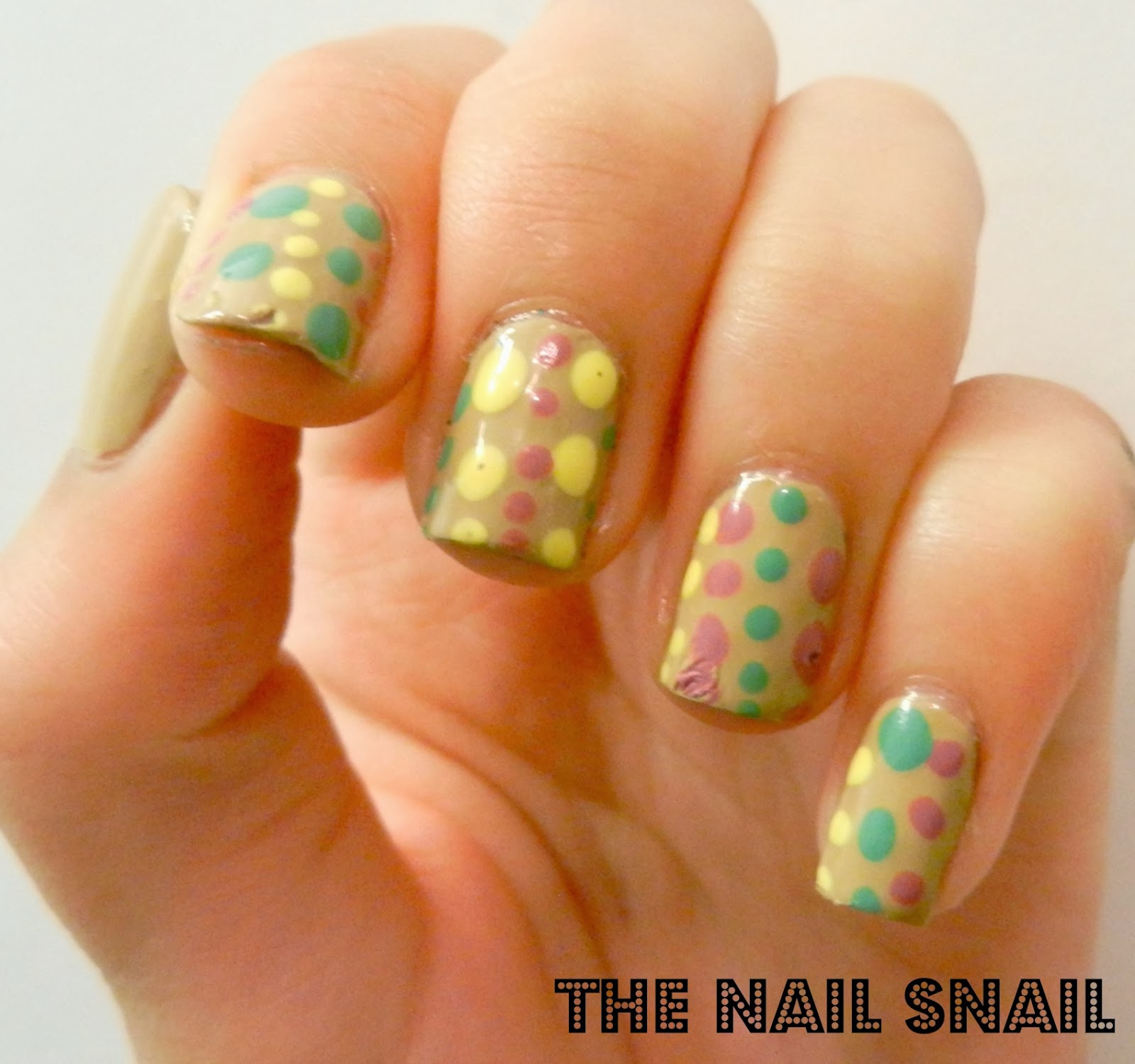 The Nail Snail: Nude Dotticure