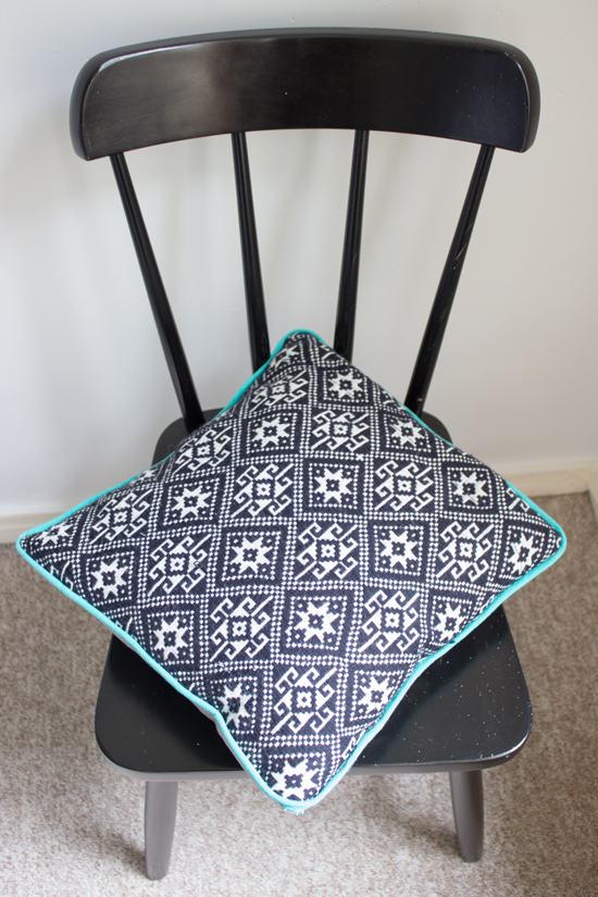 diy piped cushion tutorial diy piped cushion tutorial